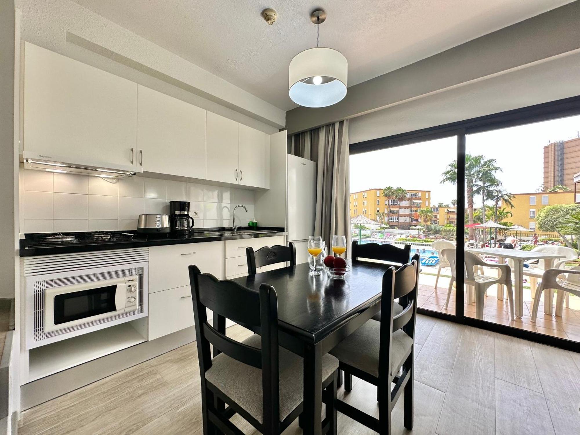 Pool Views Terrace Apartment Los Cristianos  Exterior photo
